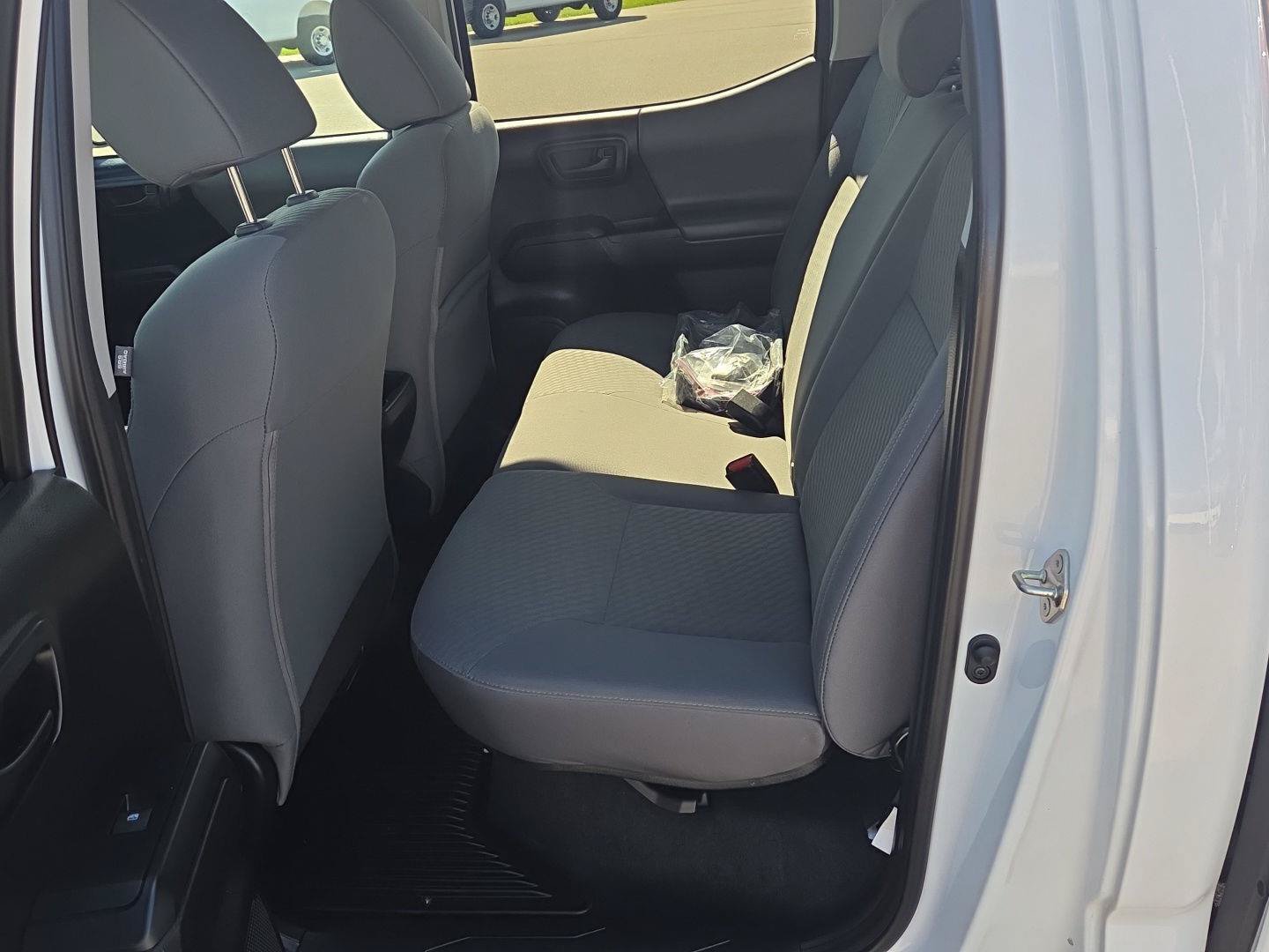 Used 2020 Toyota Tacoma SR AWD/4WD image 14