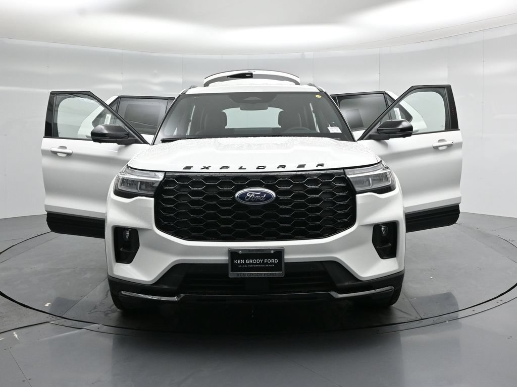 New 2026 Ford Explorer ST-Line w/ ST-Line Street Pack RWD image 32