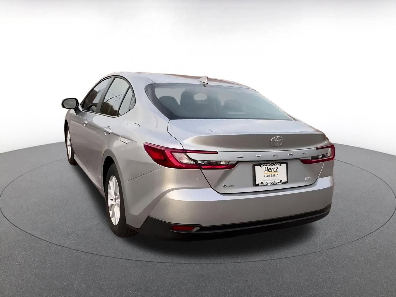 Used 2025 Toyota Camry LE image 11