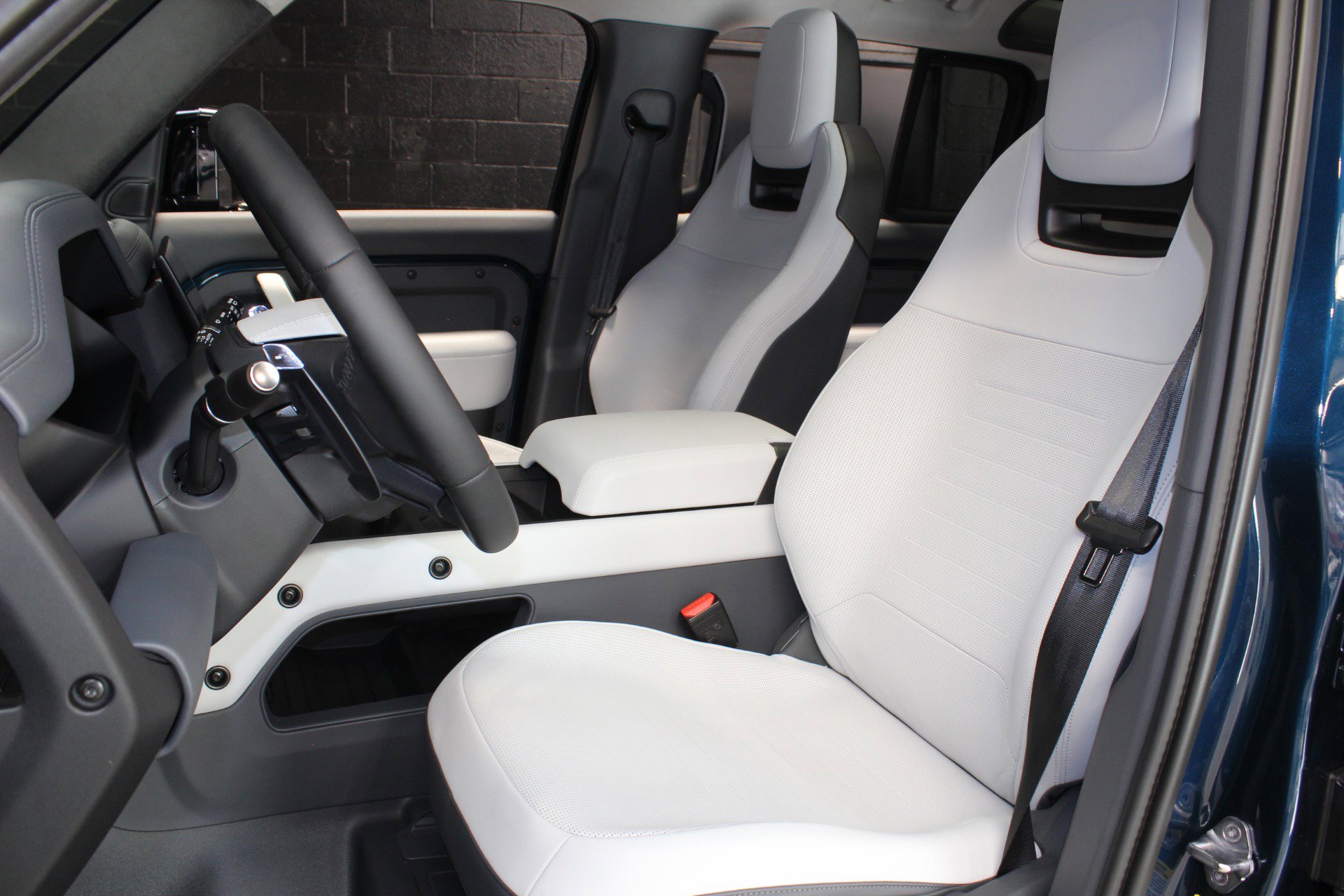 Used 2026 Land Rover Defender 110 OCTA image 43