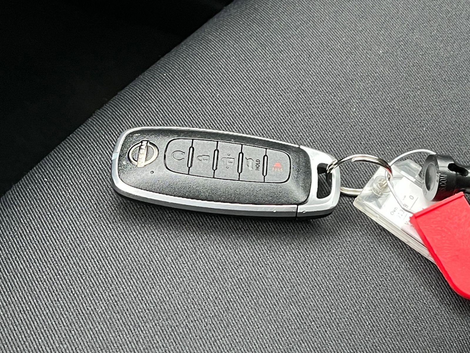 Used 2025 Nissan Pathfinder SV image 21