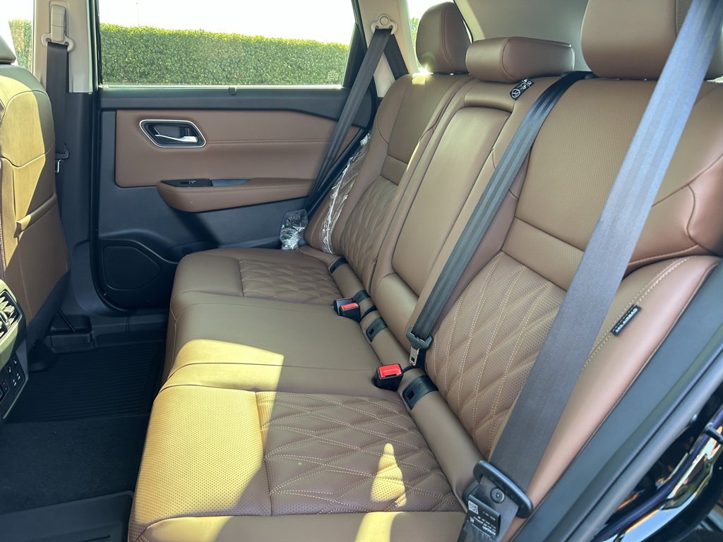 New 2026 Nissan Rogue Platinum image 25