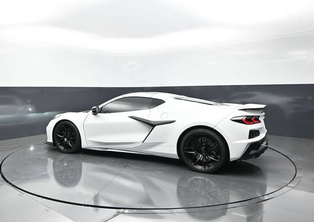 Used 2023 Chevrolet Corvette Z06 RWD image 2