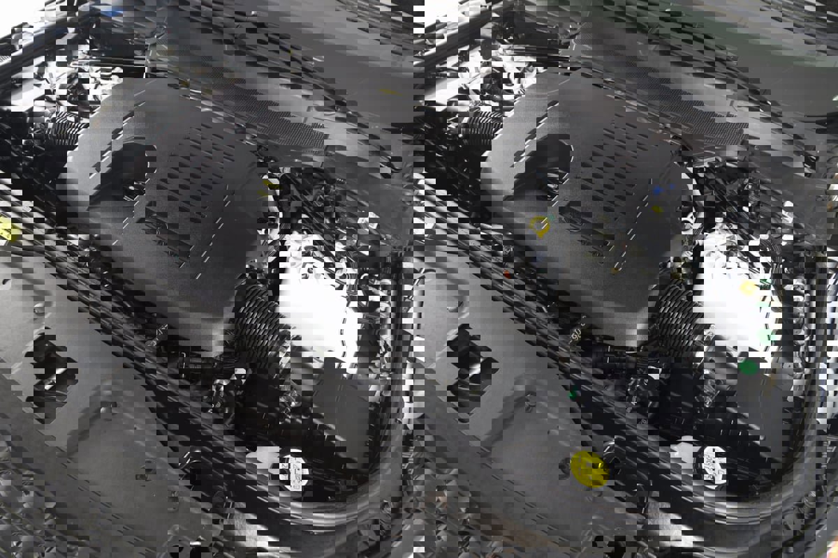 Used 2023 Land Rover Discovery S R-Dynamic image 21