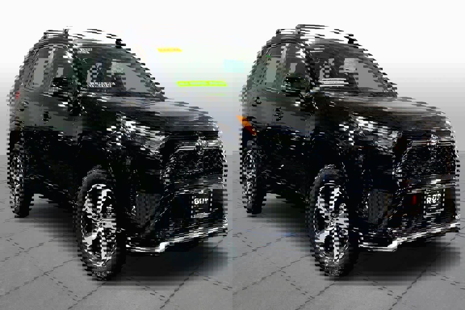 New 2025 Toyota RAV4 SE AWD/4WD video 2