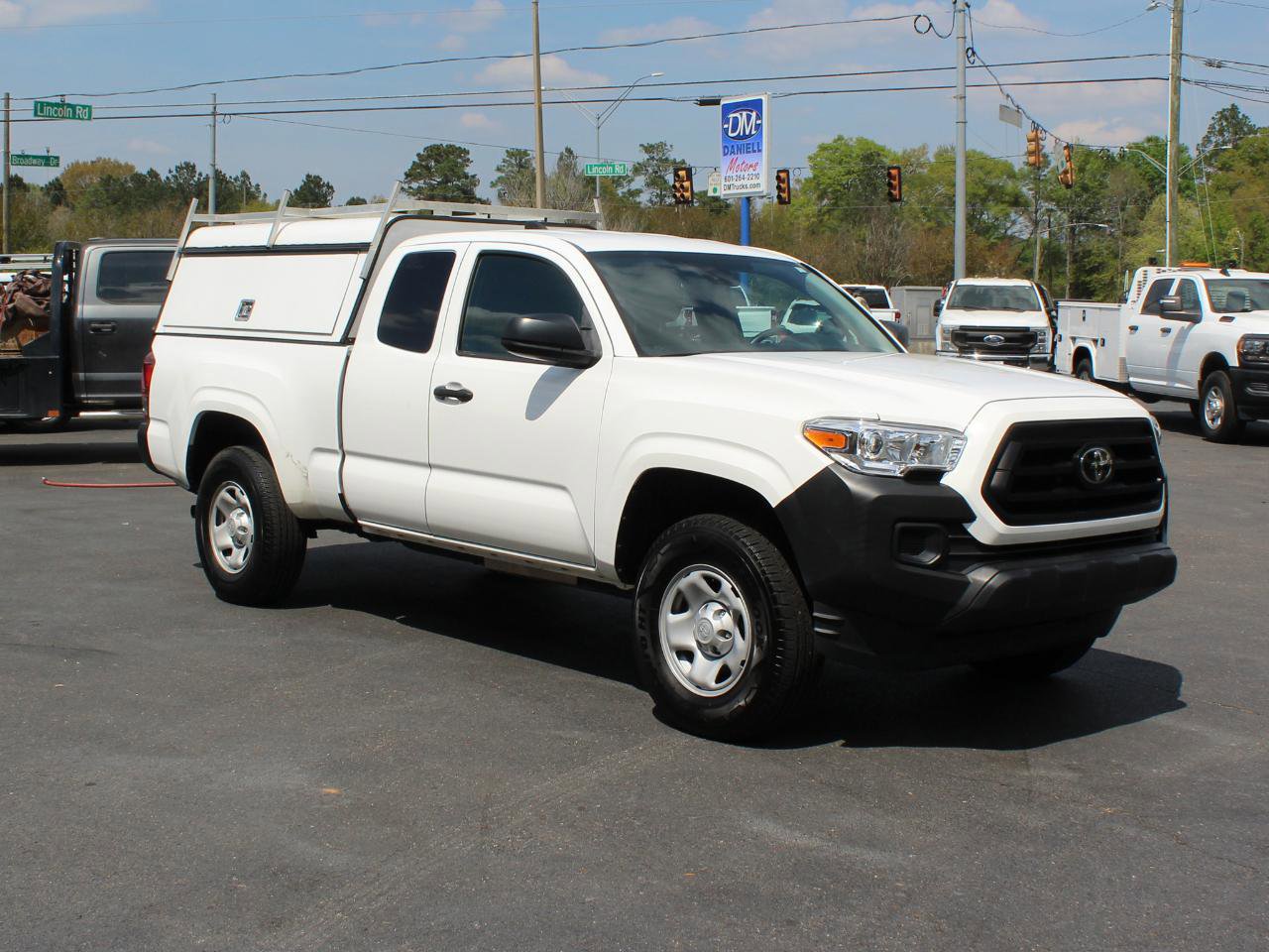 Used 2022 Toyota Tacoma SR RWD image 8