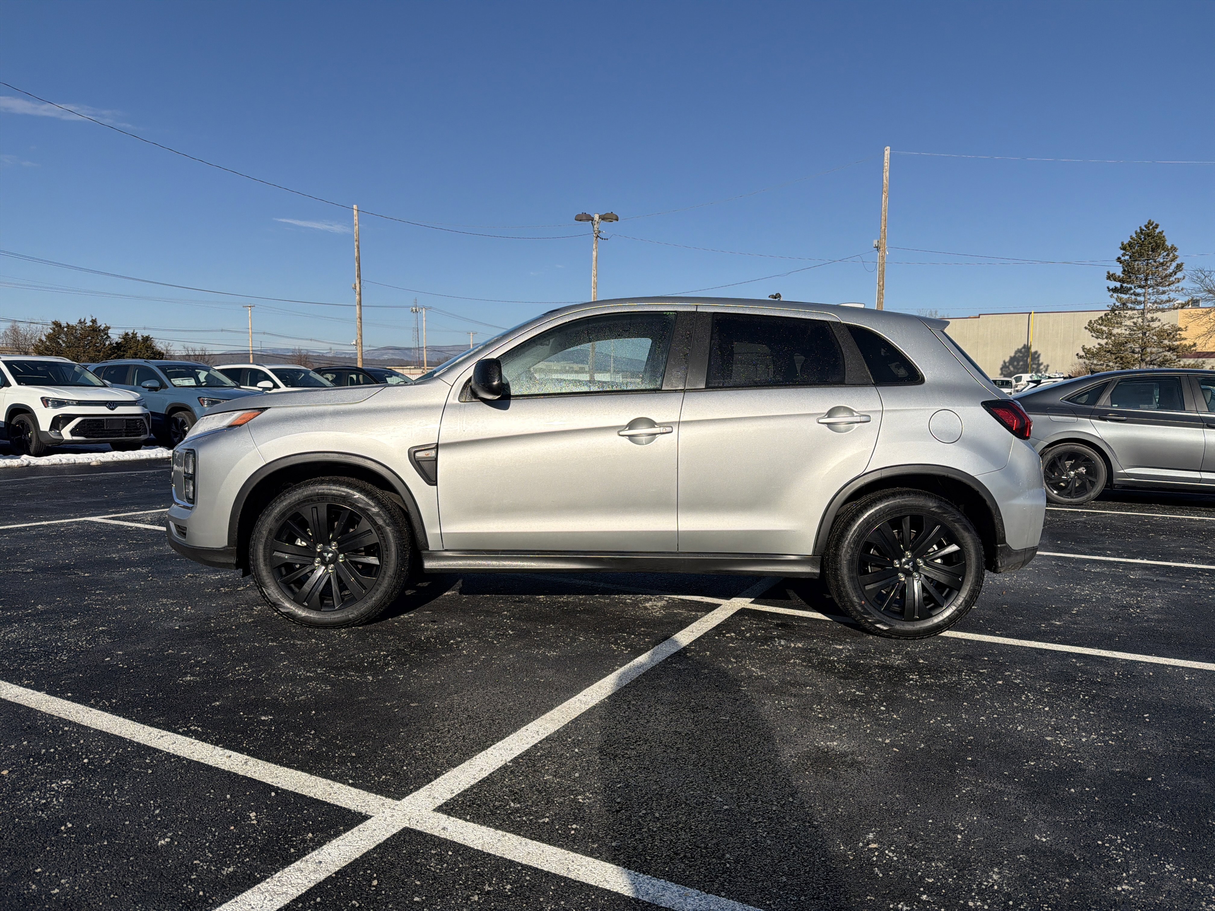 Used 2025 Mitsubishi Outlander Sport ES image 9