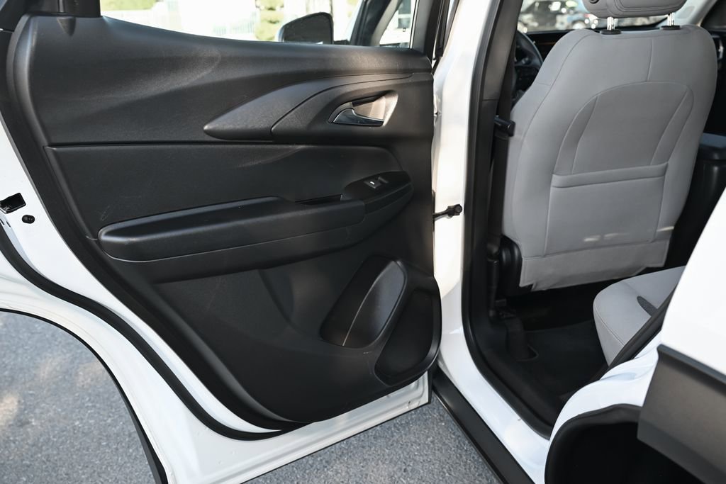 Used 2024 Chevrolet TrailBlazer LS image 34