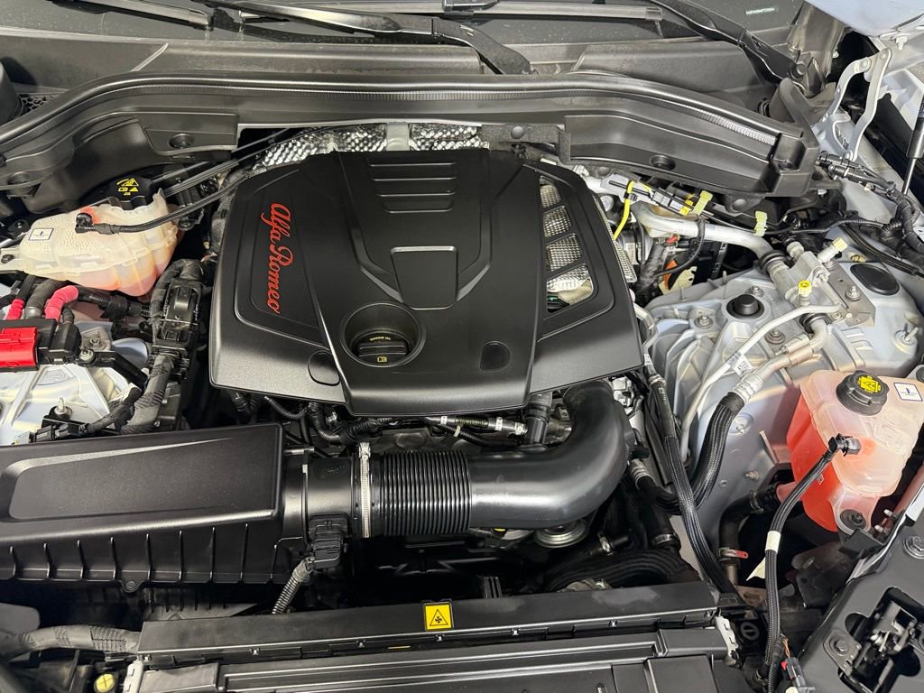Used 2023 Alfa Romeo Stelvio Ti image 38