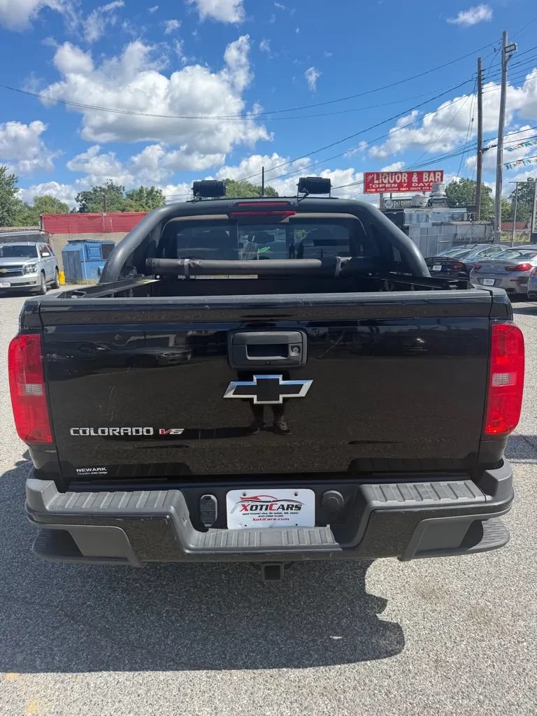 Used 2017 Chevrolet Colorado Z71 w/ Z71 Midnight Edition AWD/4WD image 7