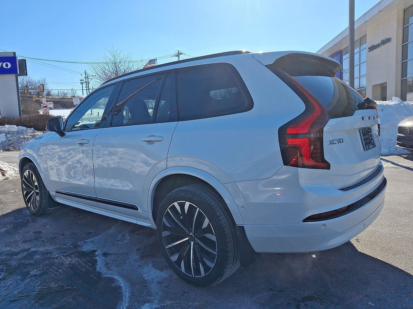 Certified 2025 Volvo XC90 T8 Ultra image 4