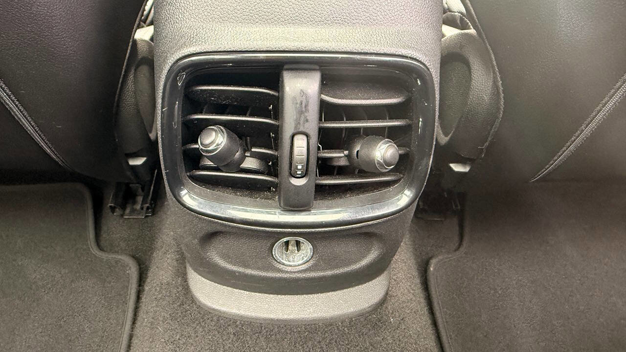 Used 2016 MINI Cooper Clubman image 32