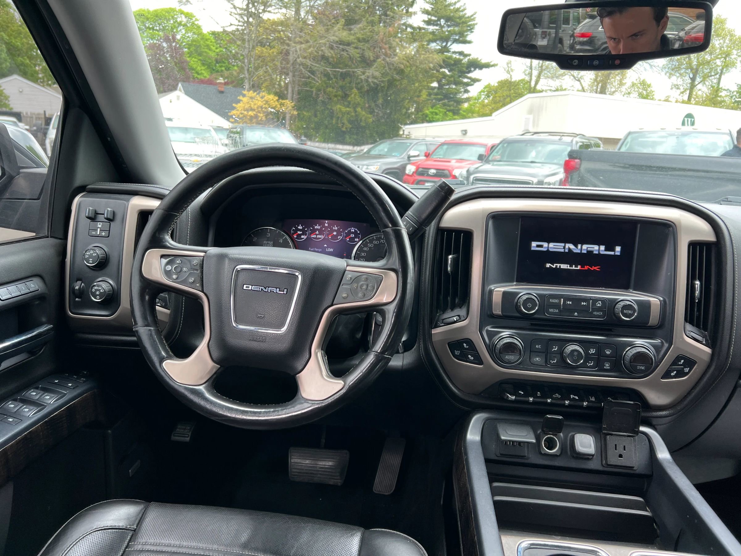 Used 2014 GMC Sierra 1500 Denali w/ Driver Alert Package AWD/4WD image 9