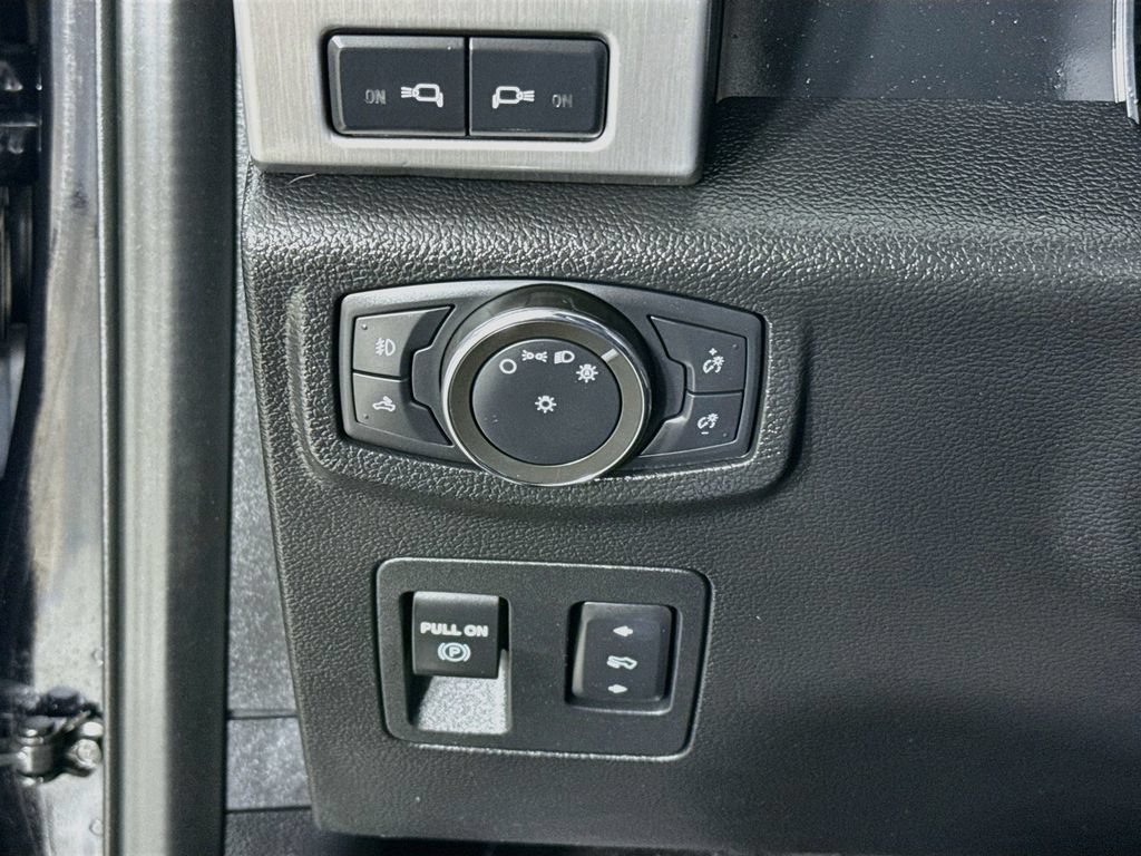 Used 2020 Ford F150 Platinum w/ Technology Package AWD/4WD image 12