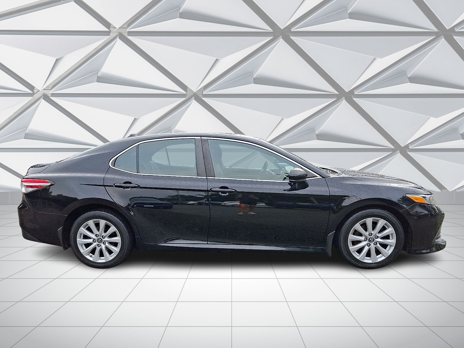 Used 2019 Toyota Camry LE FWD image 12