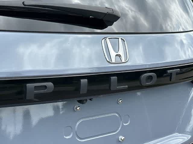 Used 2023 Honda Pilot TrailSport image 27