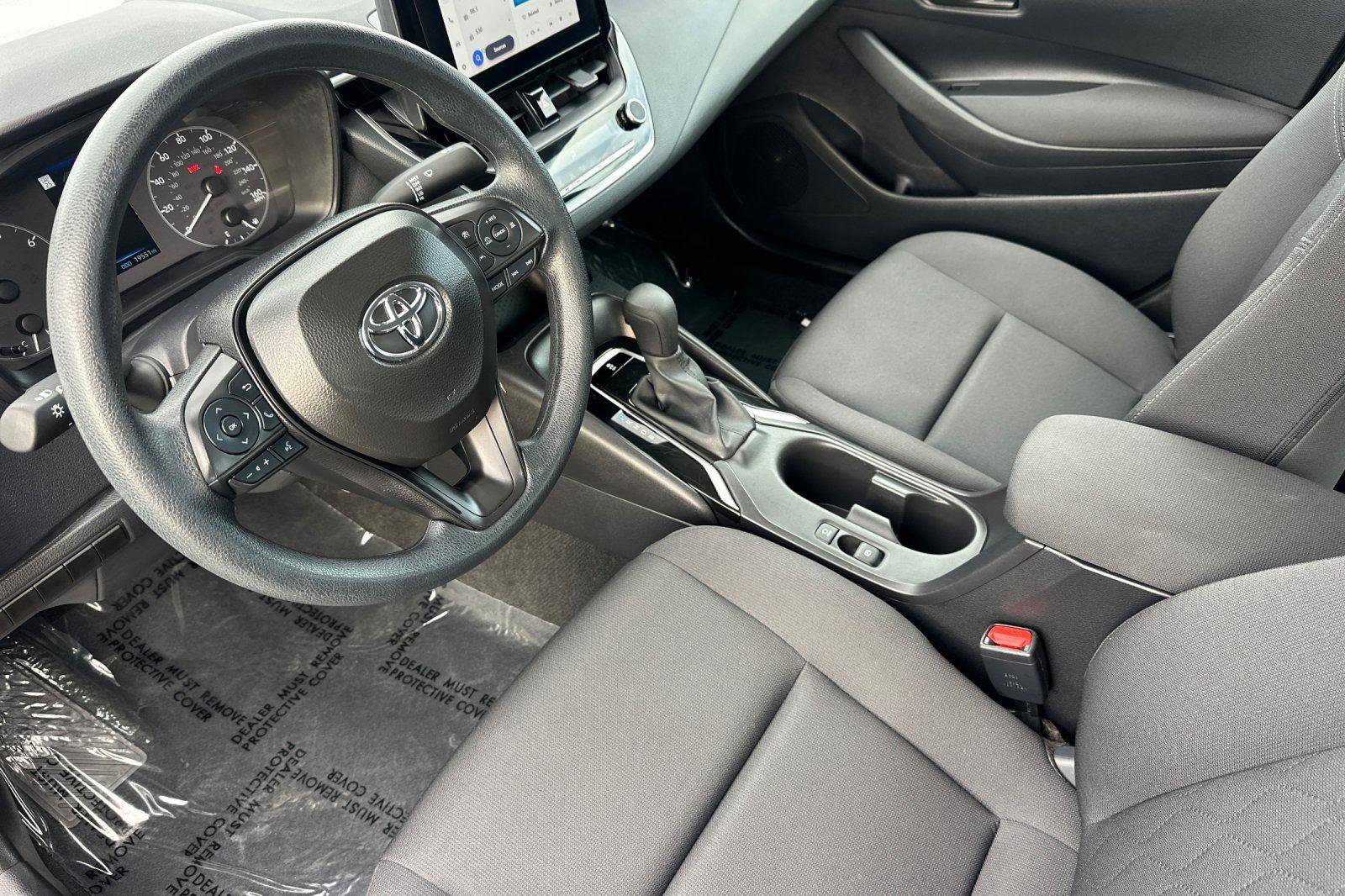 Used 2025 Toyota Corolla LE image 9