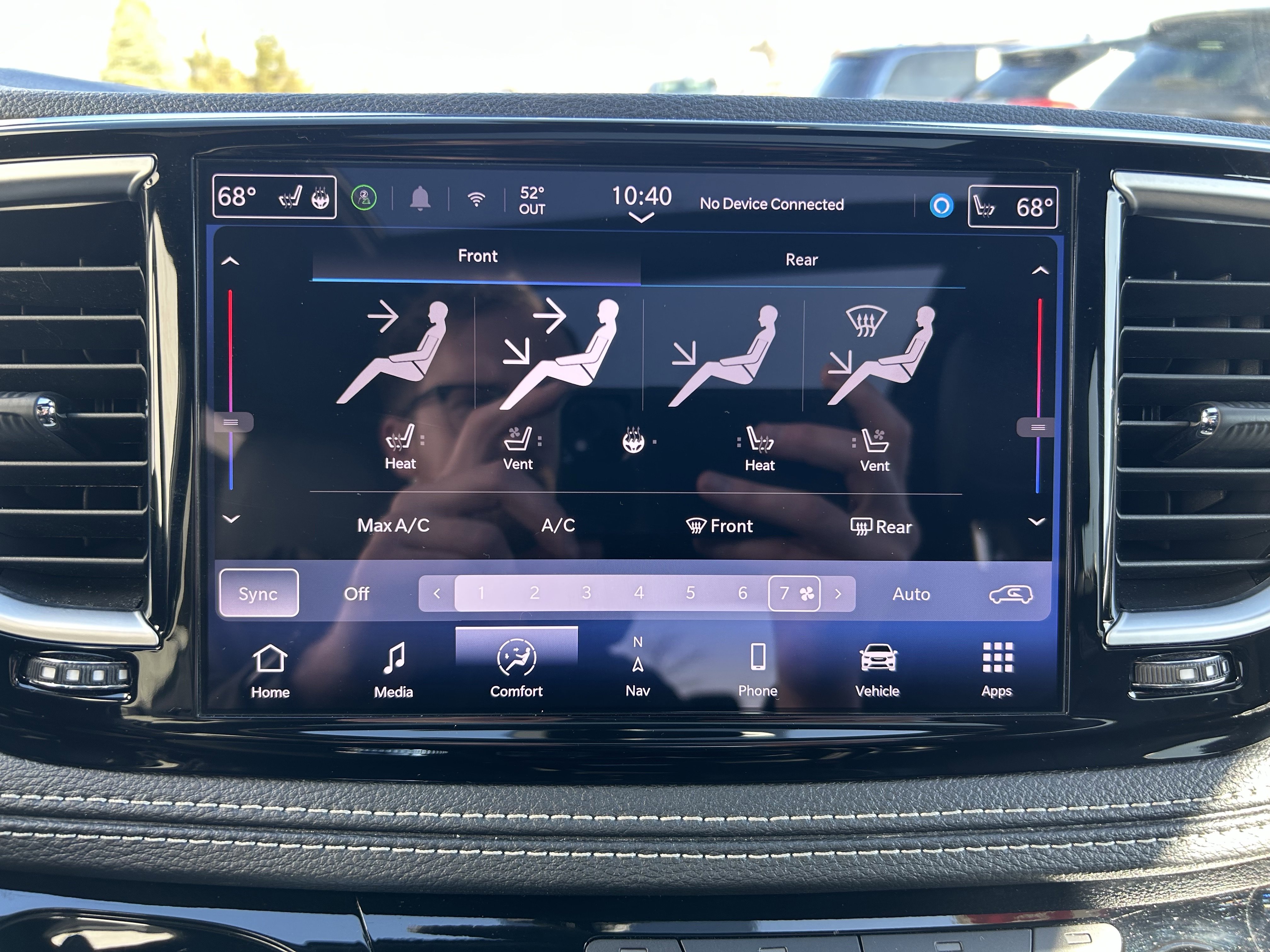 Used 2025 Chrysler Pacifica Limited image 30