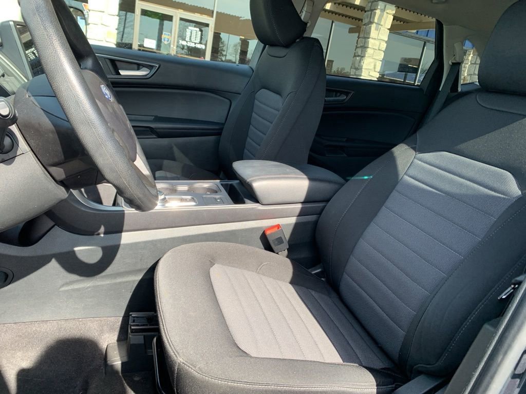 Used 2023 Ford Edge SE w/ Black Appearance Package image 10