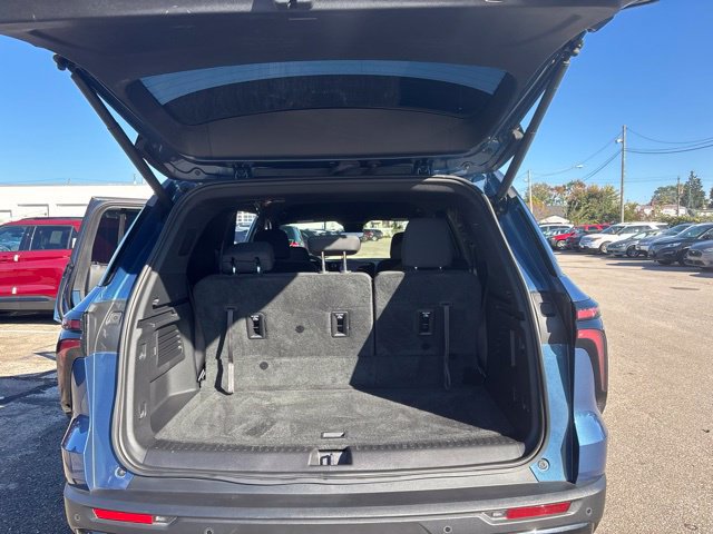 Used 2026 Chevrolet Traverse LT w/ Midnight/Sport Edition FWD image 24