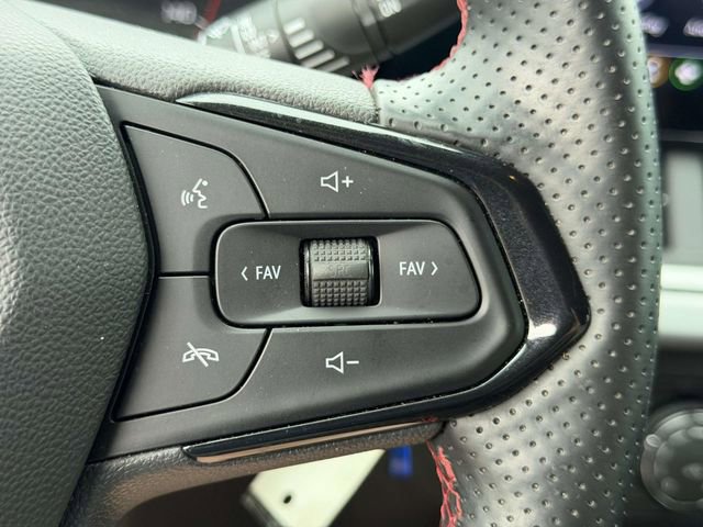 Used 2024 Chevrolet Trax RS w/ Sunroof Package FWD image 24