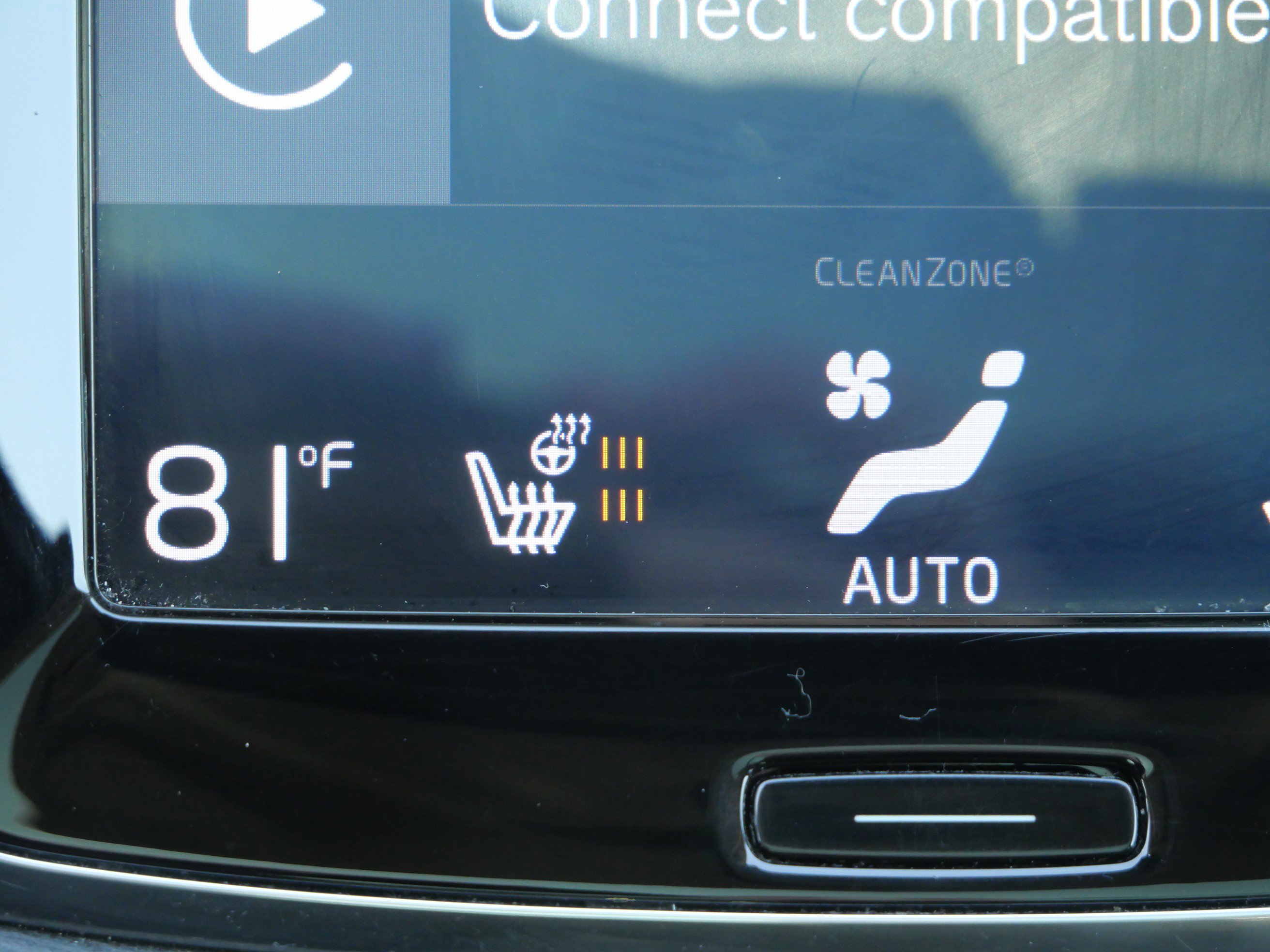 Used 2018 Volvo XC90 T5 Momentum w/ Convenience Package image 24