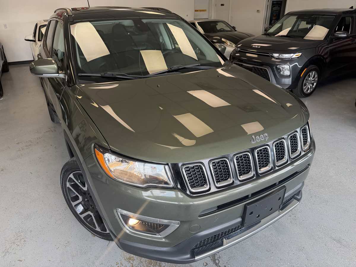 Used 2018 Jeep Compass Limited w/ Navigation Group FWD image 10