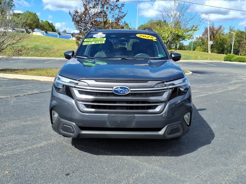 Used 2025 Subaru Forester Limited image 2