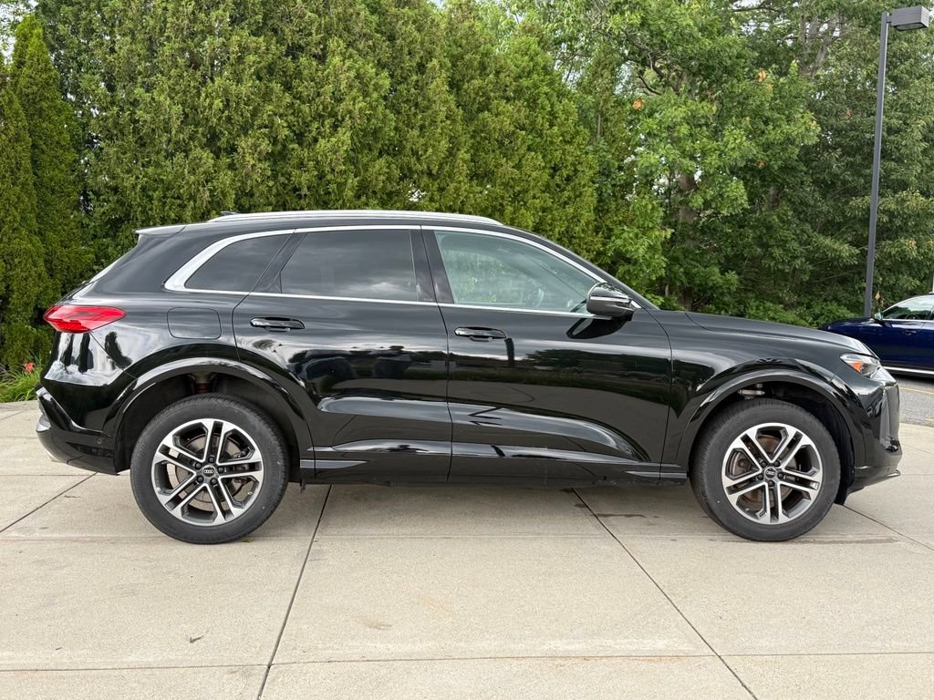 Used 2025 Audi Q5 Premium w/ Convenience Package AWD/4WD image 7