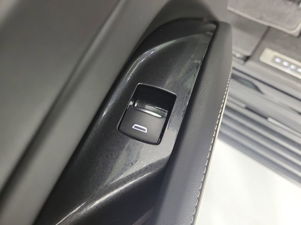 Certified 2023 Cadillac Escalade Premium Luxury Platinum image 15