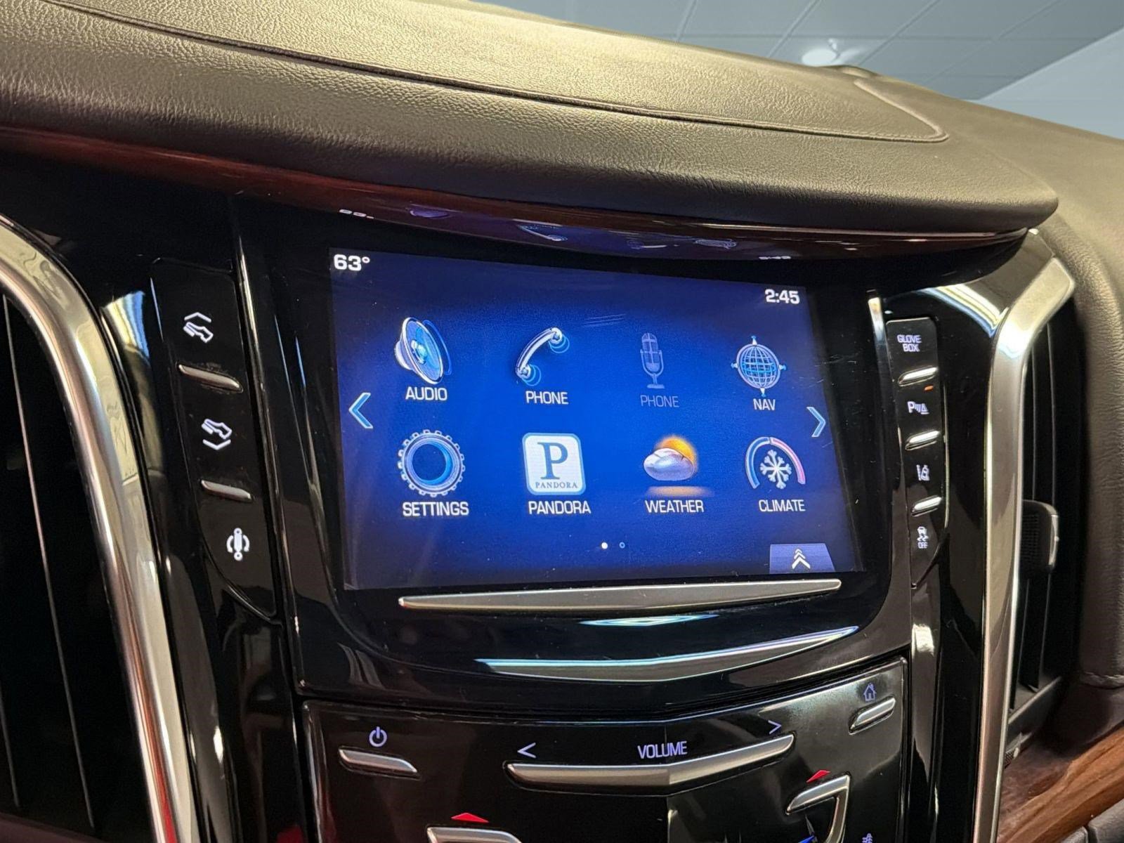 Used 2015 Cadillac Escalade Luxury image 24