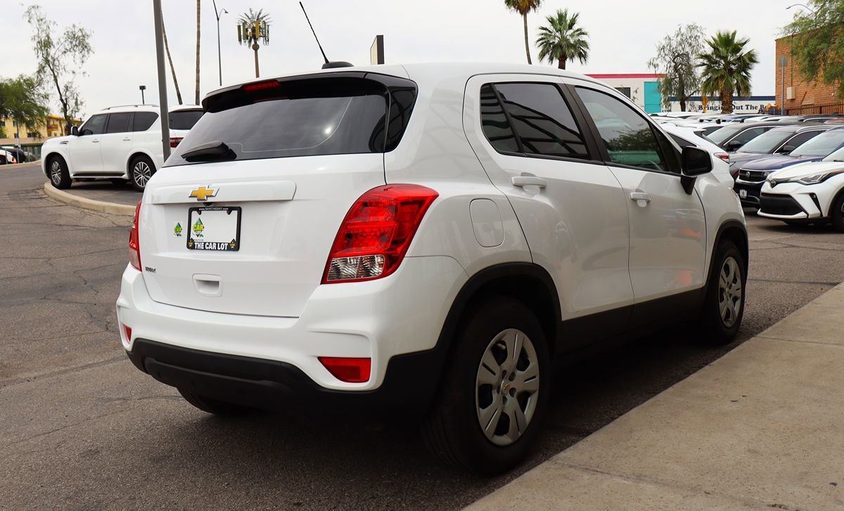Used 2018 Chevrolet Trax LS w/ LPO, Cargo Package FWD image 13