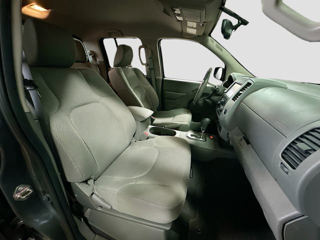 Used 2020 Nissan Frontier SV image 28