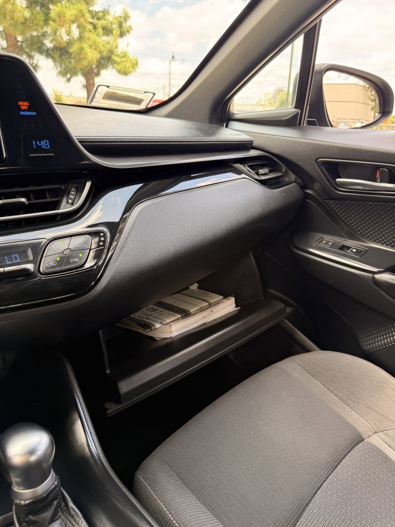 Used 2018 Toyota C-HR XLE FWD image 33