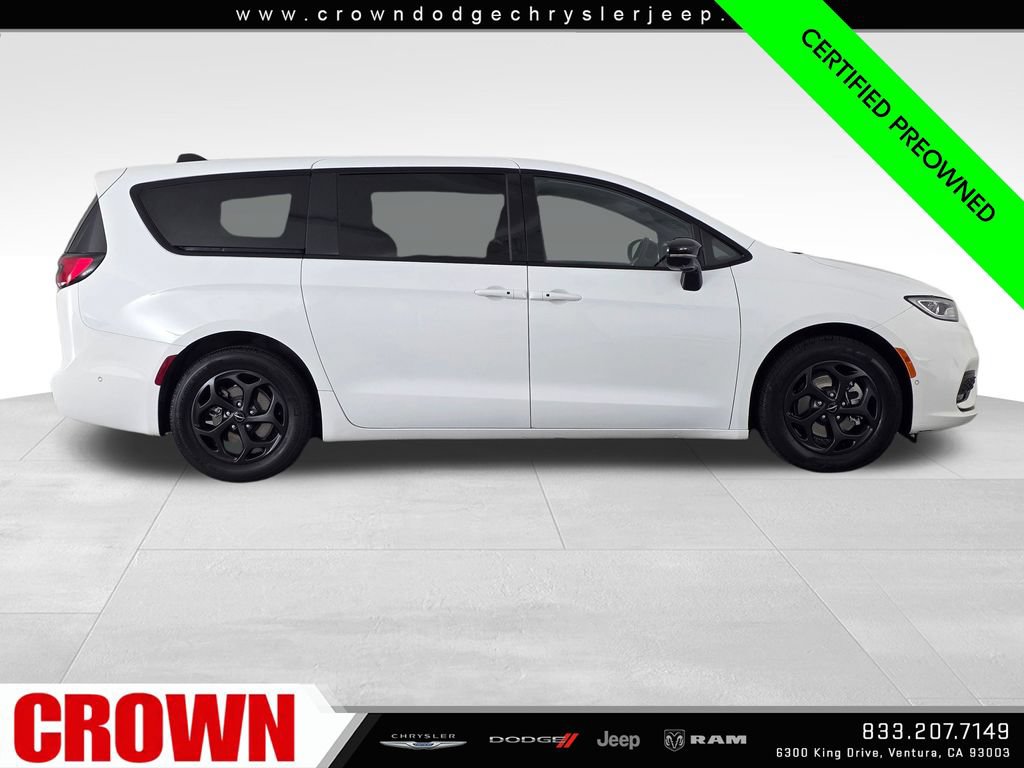 Certified 2024 Chrysler Pacifica Limited FWD image 8