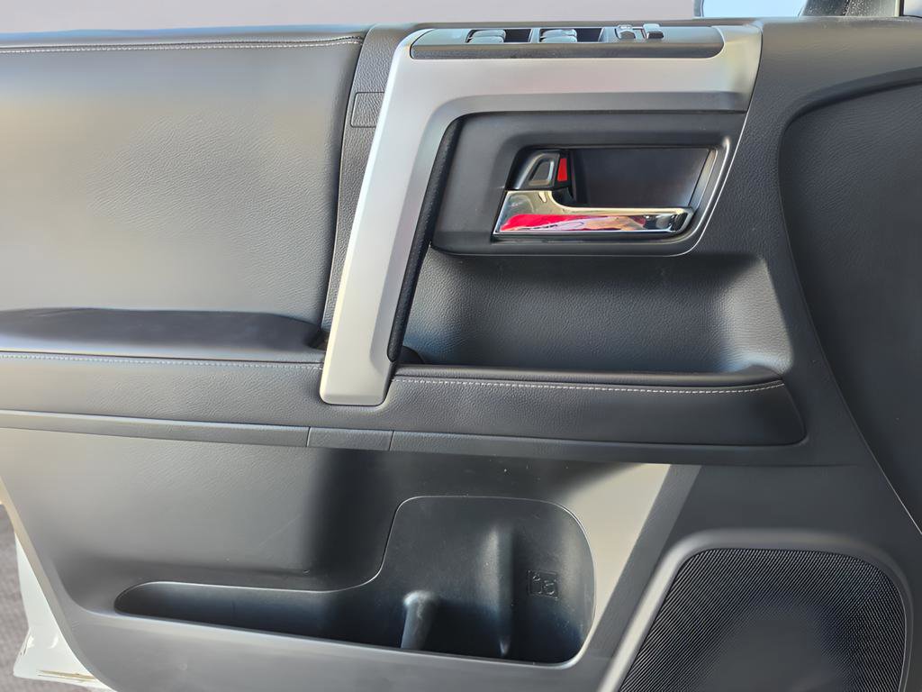 Used 2022 Toyota 4Runner SR5 Premium w/ Moonroof Package AWD/4WD image 6