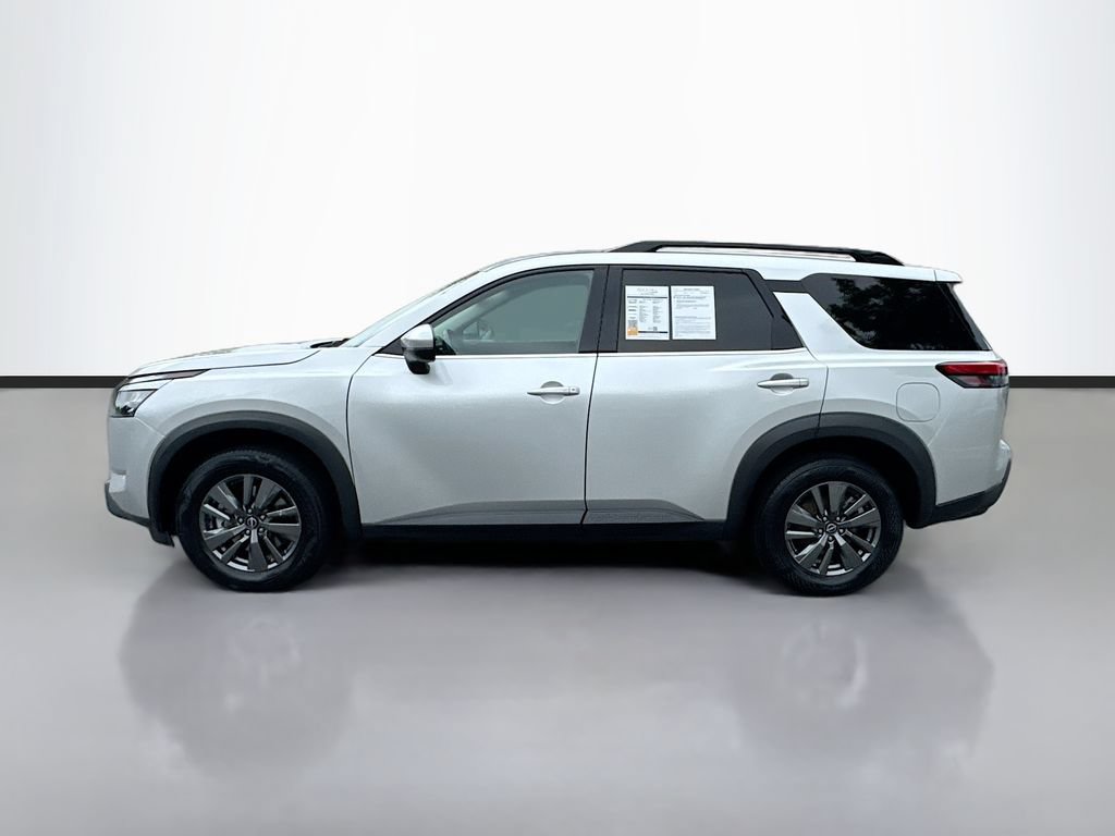 Certified 2024 Nissan Pathfinder SV FWD image 4