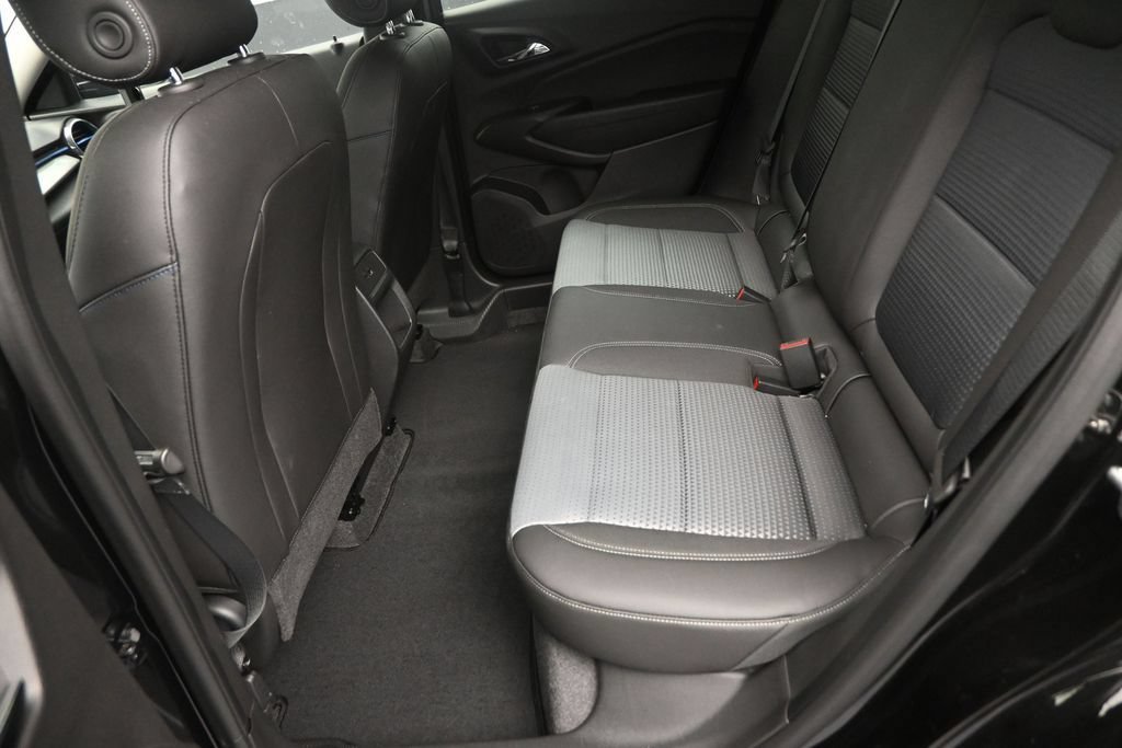 Used 2025 Chevrolet Trax LT FWD image 14