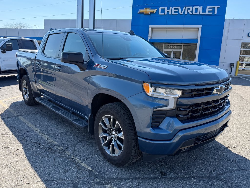 Certified 2024 Chevrolet Silverado 1500 RST w/ Z71 Off-Road Package AWD/4WD image 10