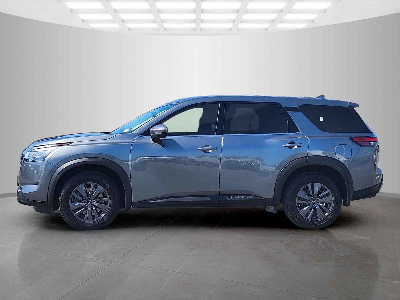 Used 2022 Nissan Pathfinder S AWD/4WD image 4