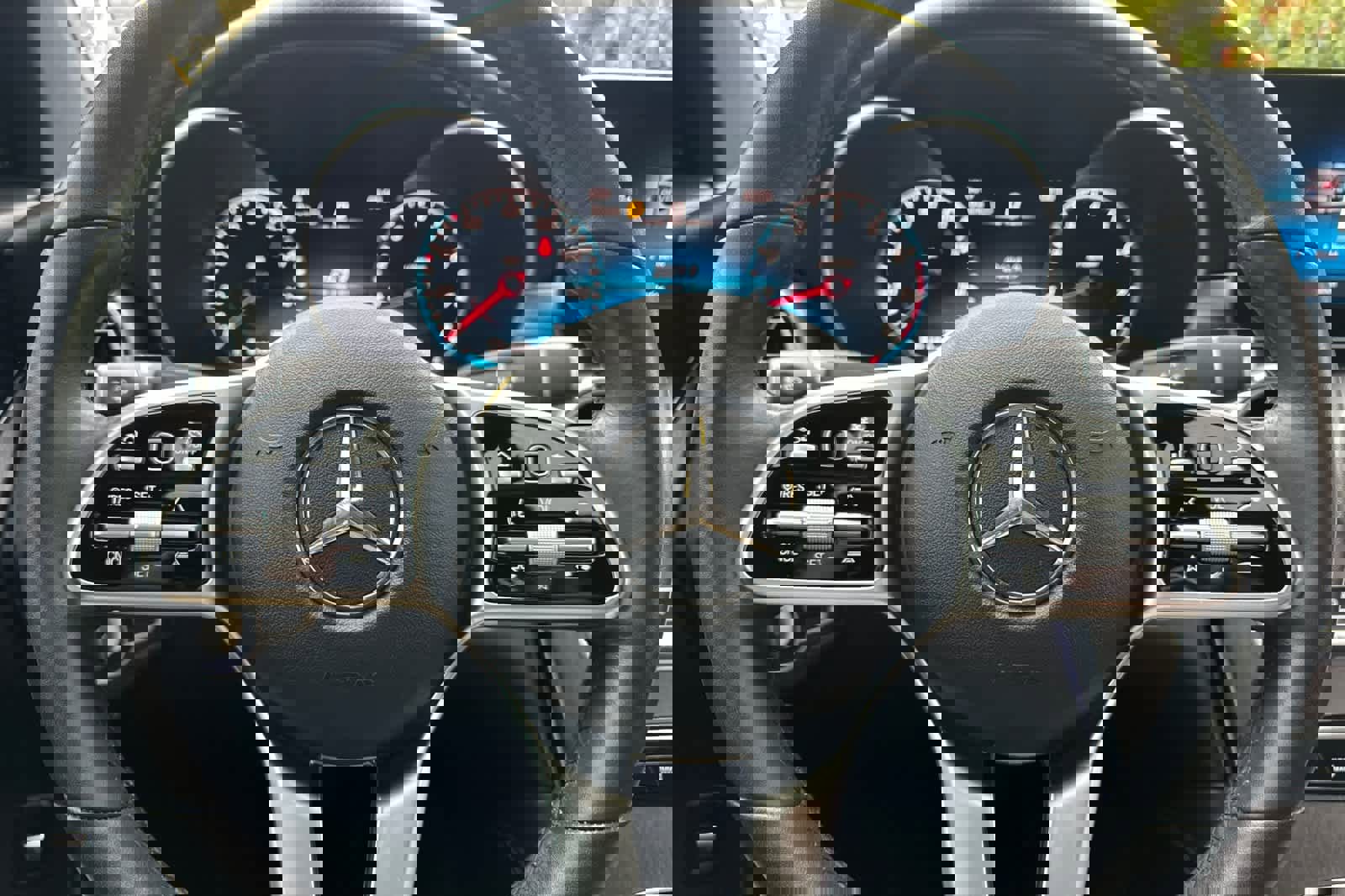 Used 2020 Mercedes-Benz GLC 300 4MATIC Coupe image 23