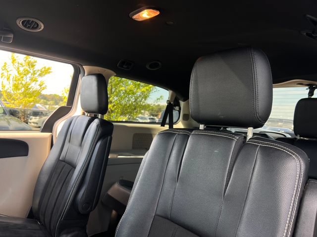 Used 2019 Dodge Grand Caravan SXT FWD image 18