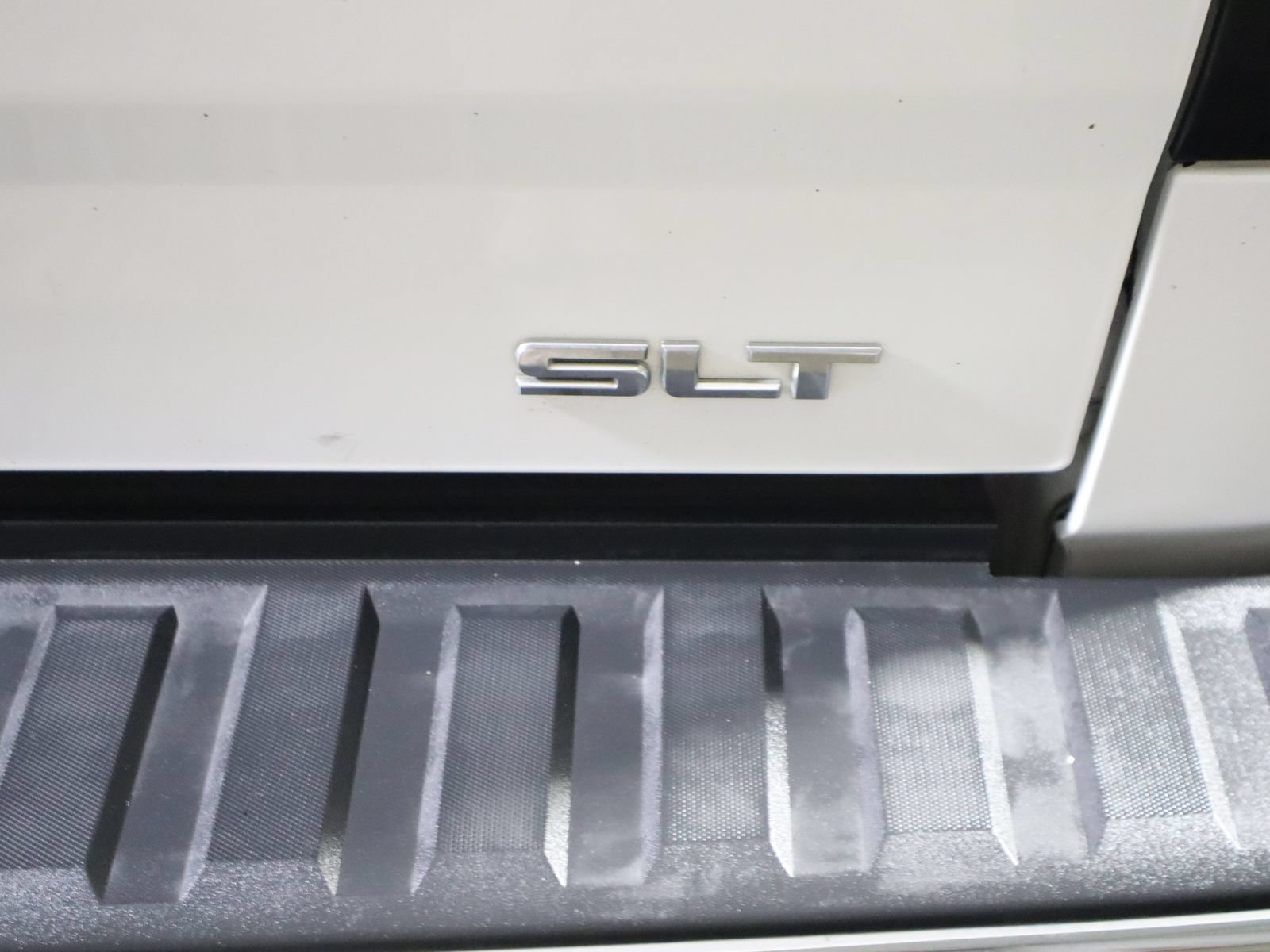 Used 2018 GMC Sierra 1500 SLT AWD/4WD image 10