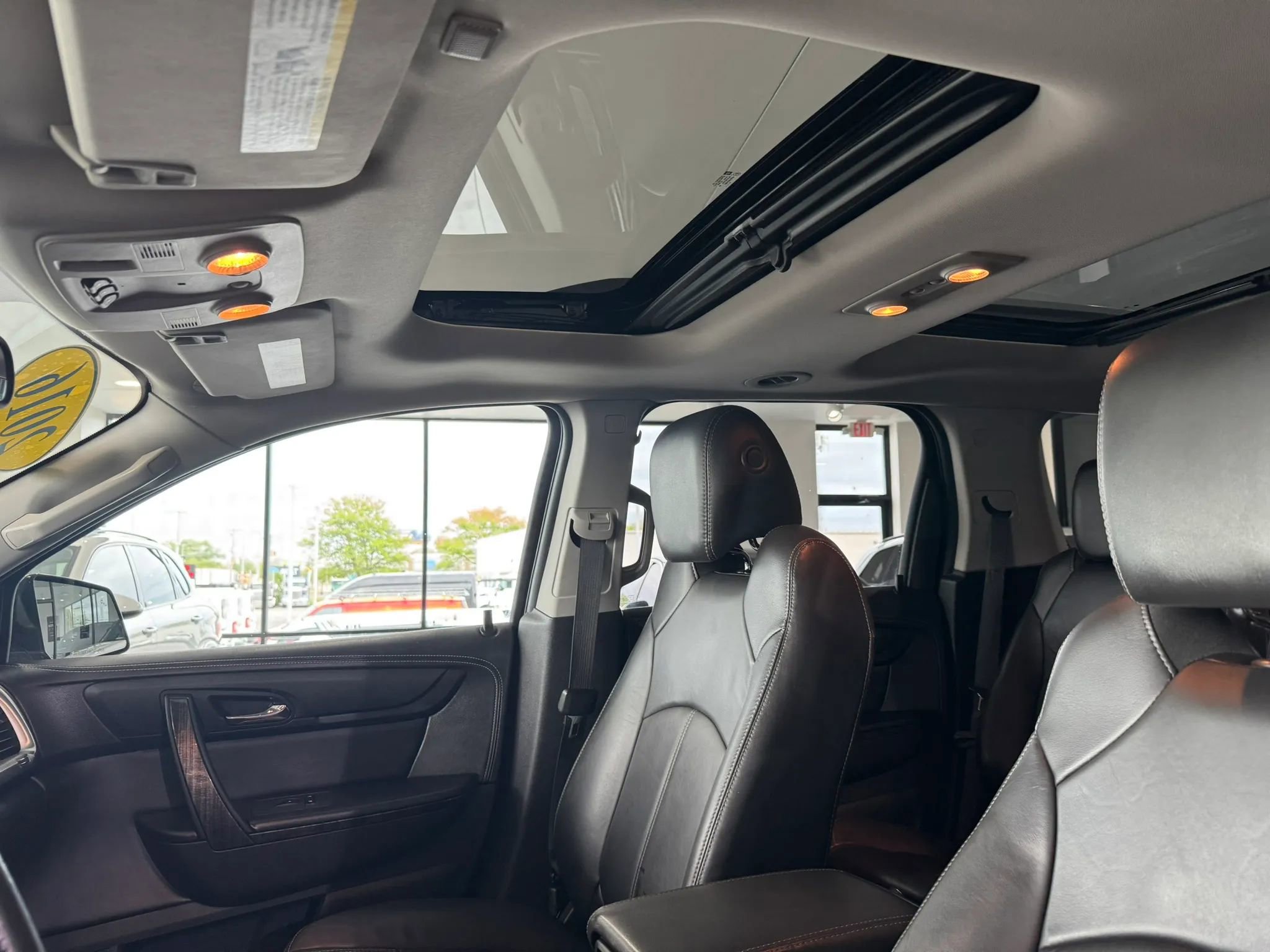Used 2016 GMC Acadia SLT w/ Premium Edition FWD image 8