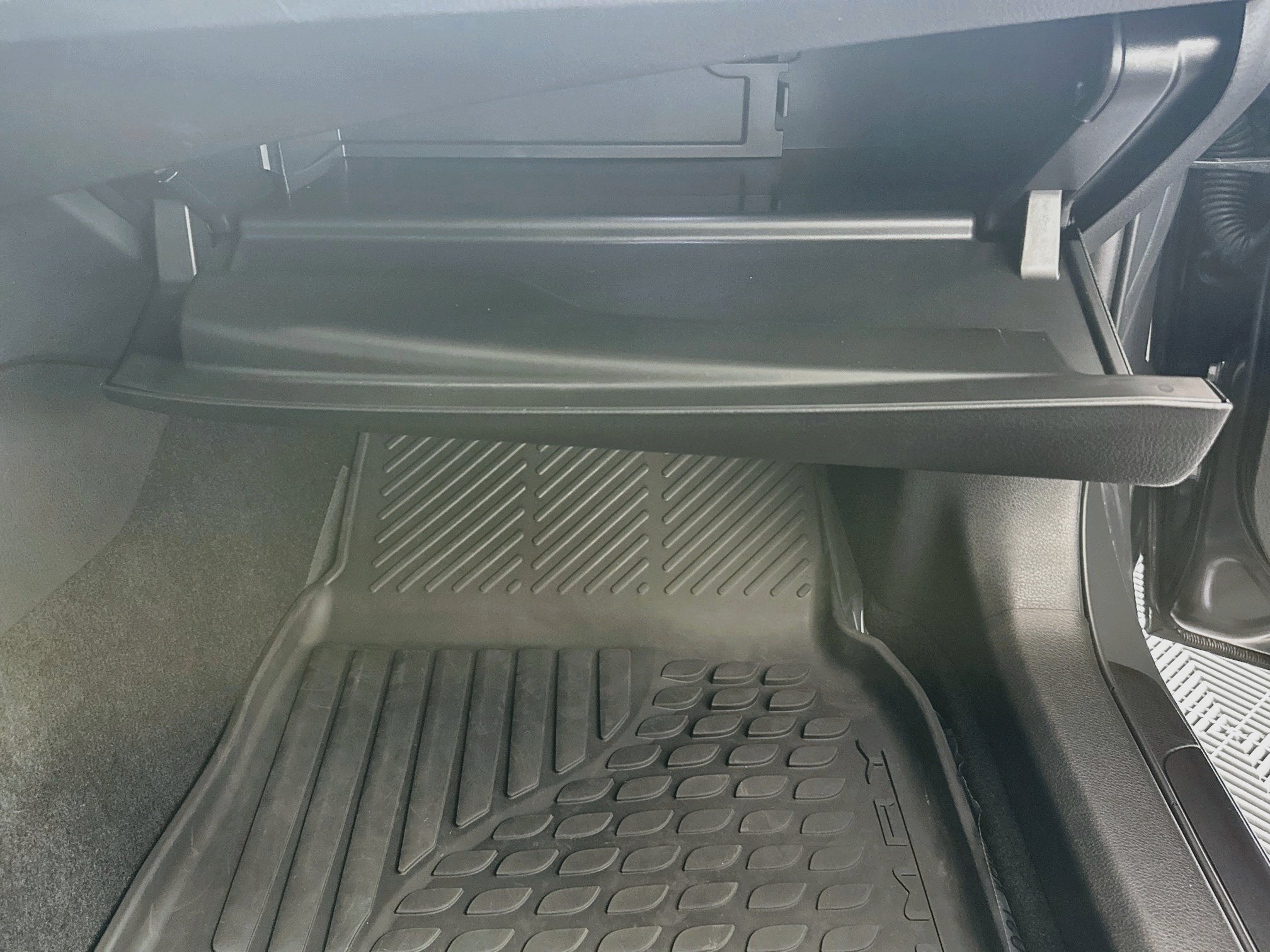 Used 2025 Toyota Camry SE FWD image 32