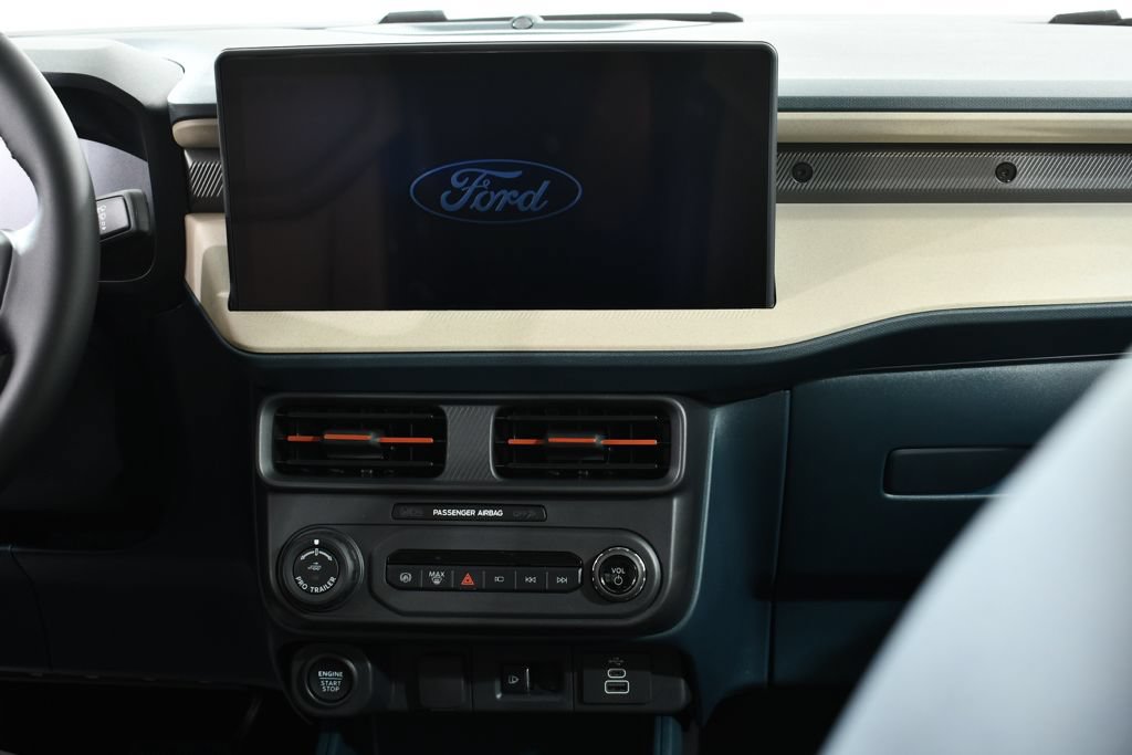 New 2026 Ford Maverick Lariat w/ 4K Tow Package AWD/4WD image 9