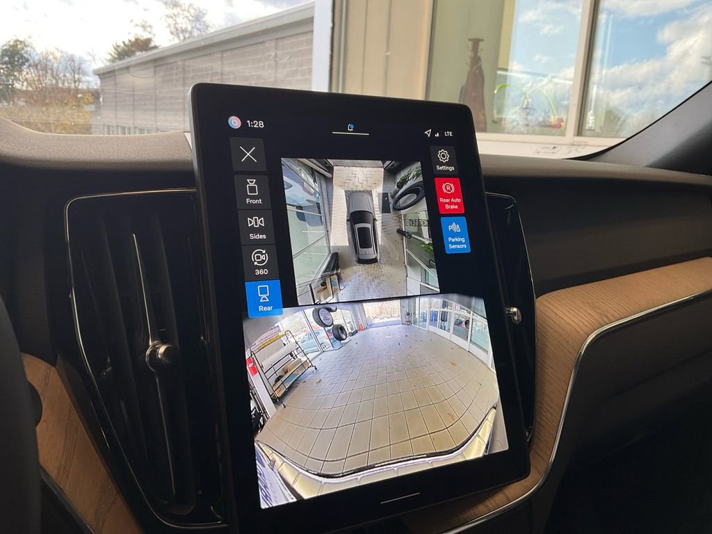 New 2026 Volvo XC60 B5 Plus w/ Protection Package Premier image 28