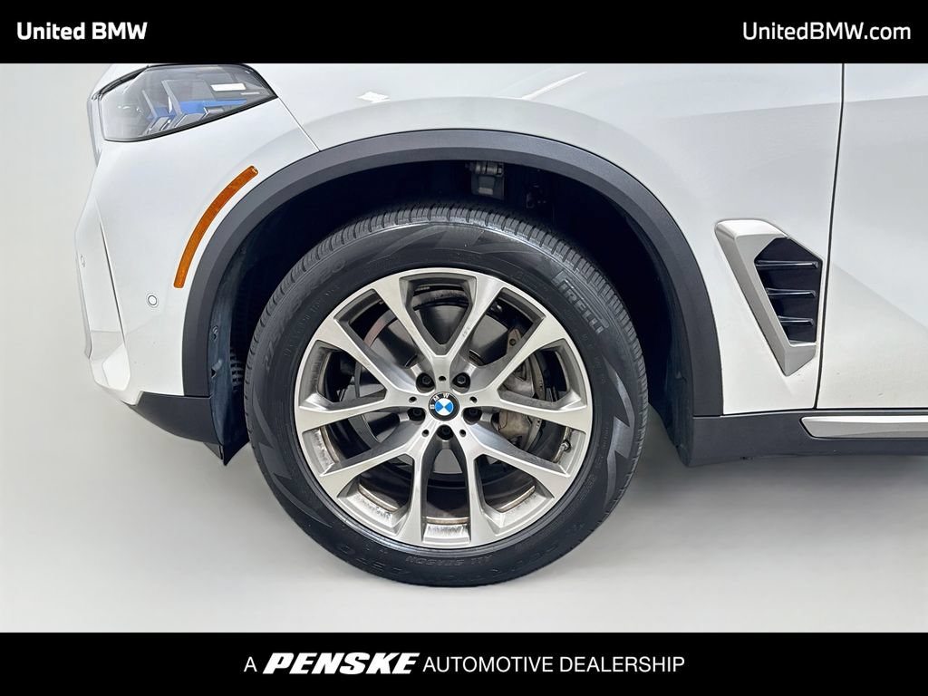 Certified 2024 BMW X5 sDrive40i w/ Premium Package RWD image 9