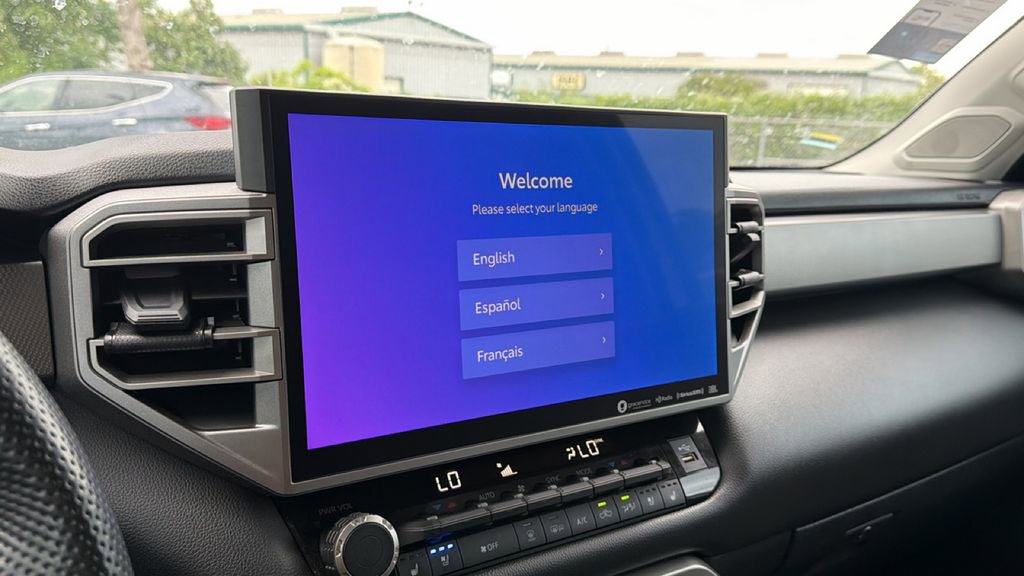 Used 2023 Toyota Tundra Limited AWD/4WD image 28