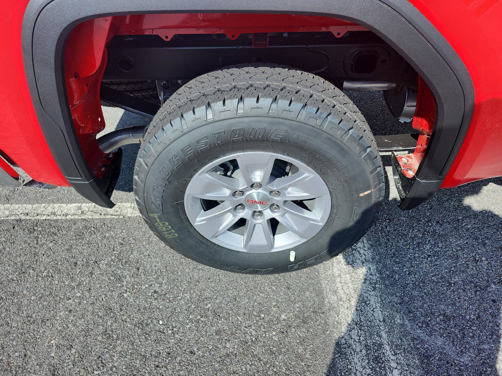 New 2026 GMC Sierra 1500 SLE image 6